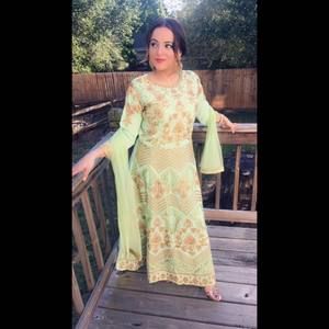 Meet your Posher, Karol